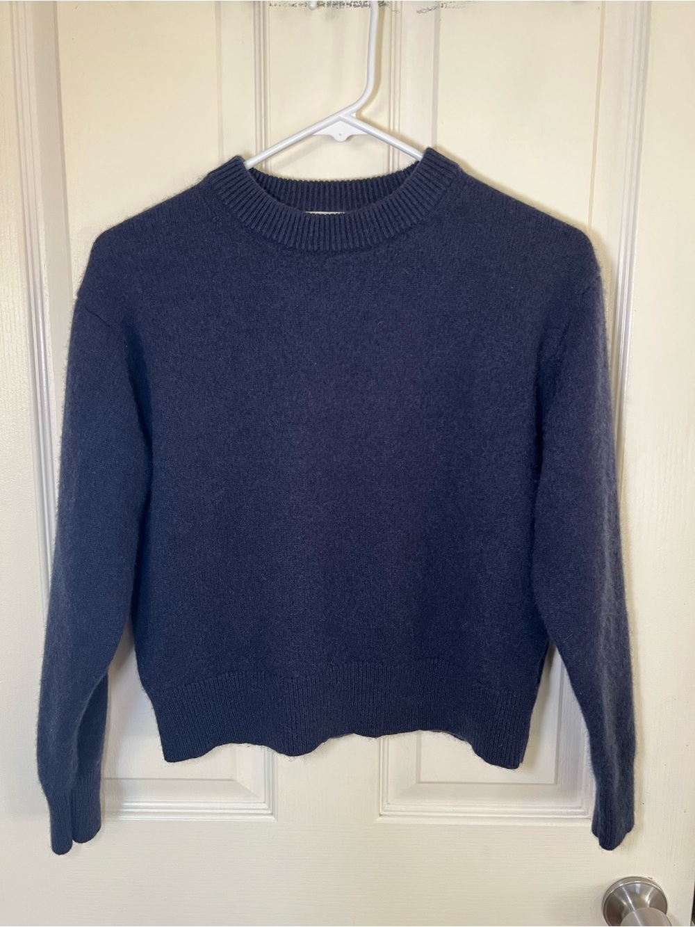 Aritzia 100% Cashmere Crewneck Sweater  Blue-Gray XS
